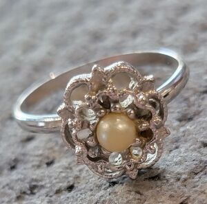 Sarah Coventry Adjustable Ring.
